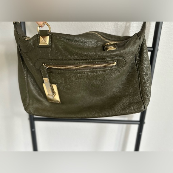 Michael Kors Handbags - 🚨 Michael Kors Textured Leather Dark Green Purse with gold accents.